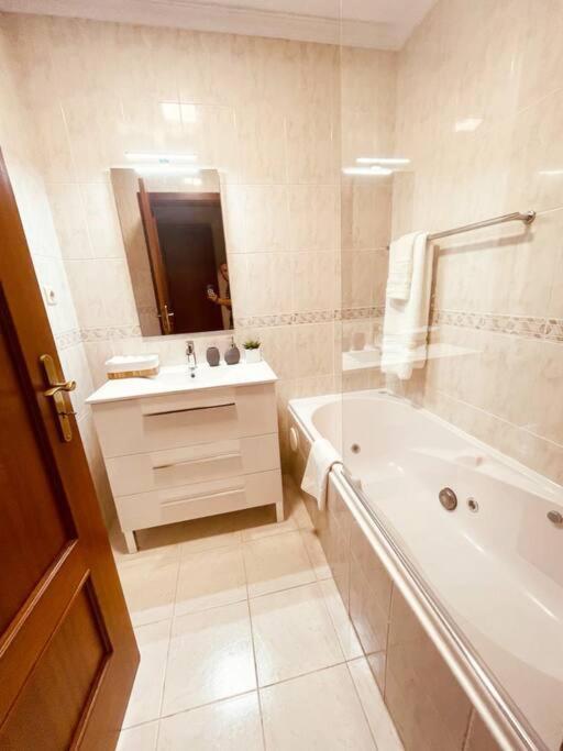 Seaview Apartment Walking To The Beach Фуншал Екстериор снимка