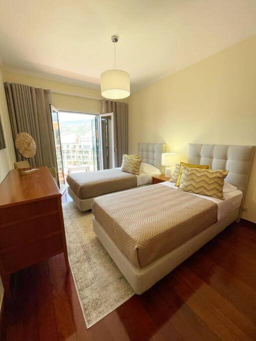 Seaview Apartment Walking To The Beach Фуншал Екстериор снимка